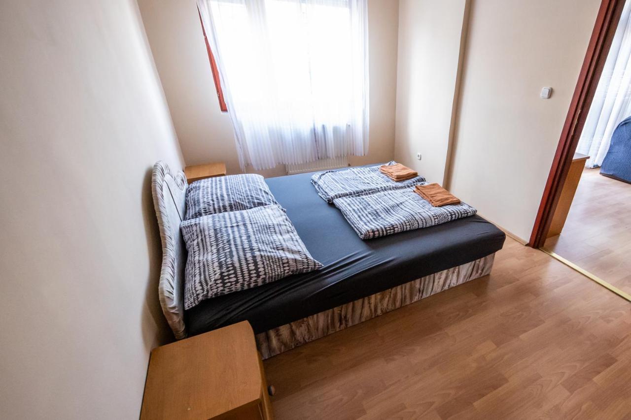 Апартаменти Elit Apartman Дебрецен Екстер'єр фото