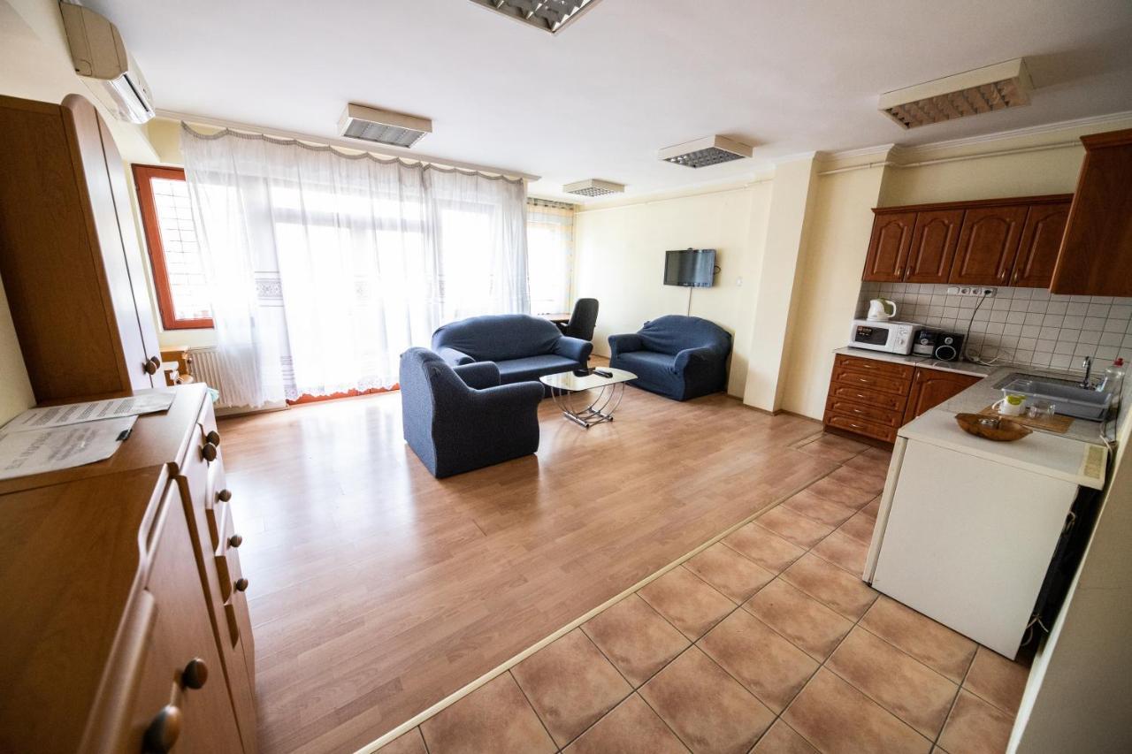 Апартаменти Elit Apartman Дебрецен Екстер'єр фото