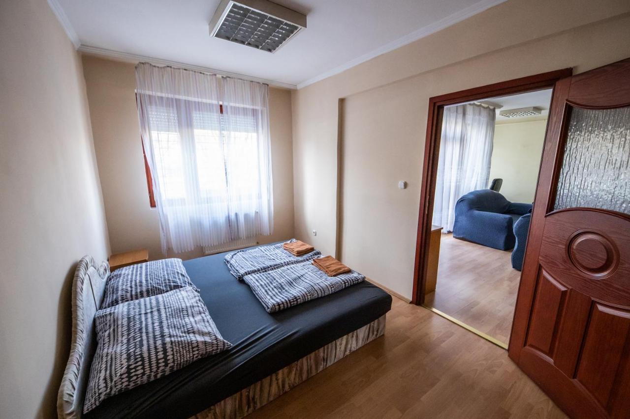 Апартаменти Elit Apartman Дебрецен Екстер'єр фото